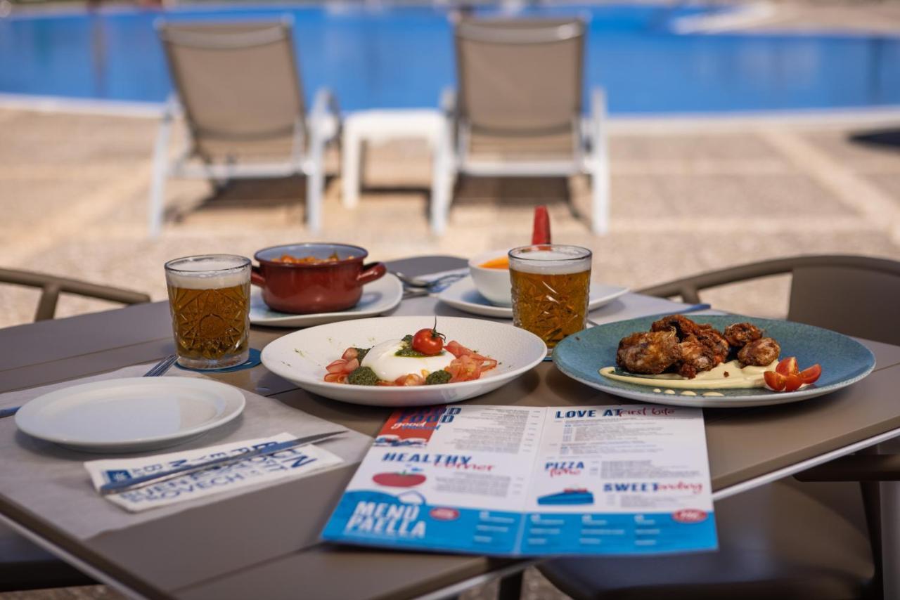 โรงแรมเอชวายบี ซี คลับ Cala'N Blanes  ภายนอก รูปภาพ